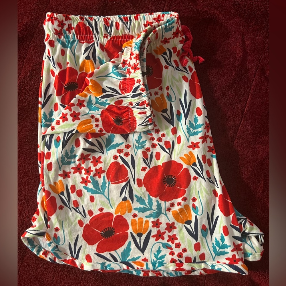 Hello Mello. Bright Floral Lounge Shorts. 🌺